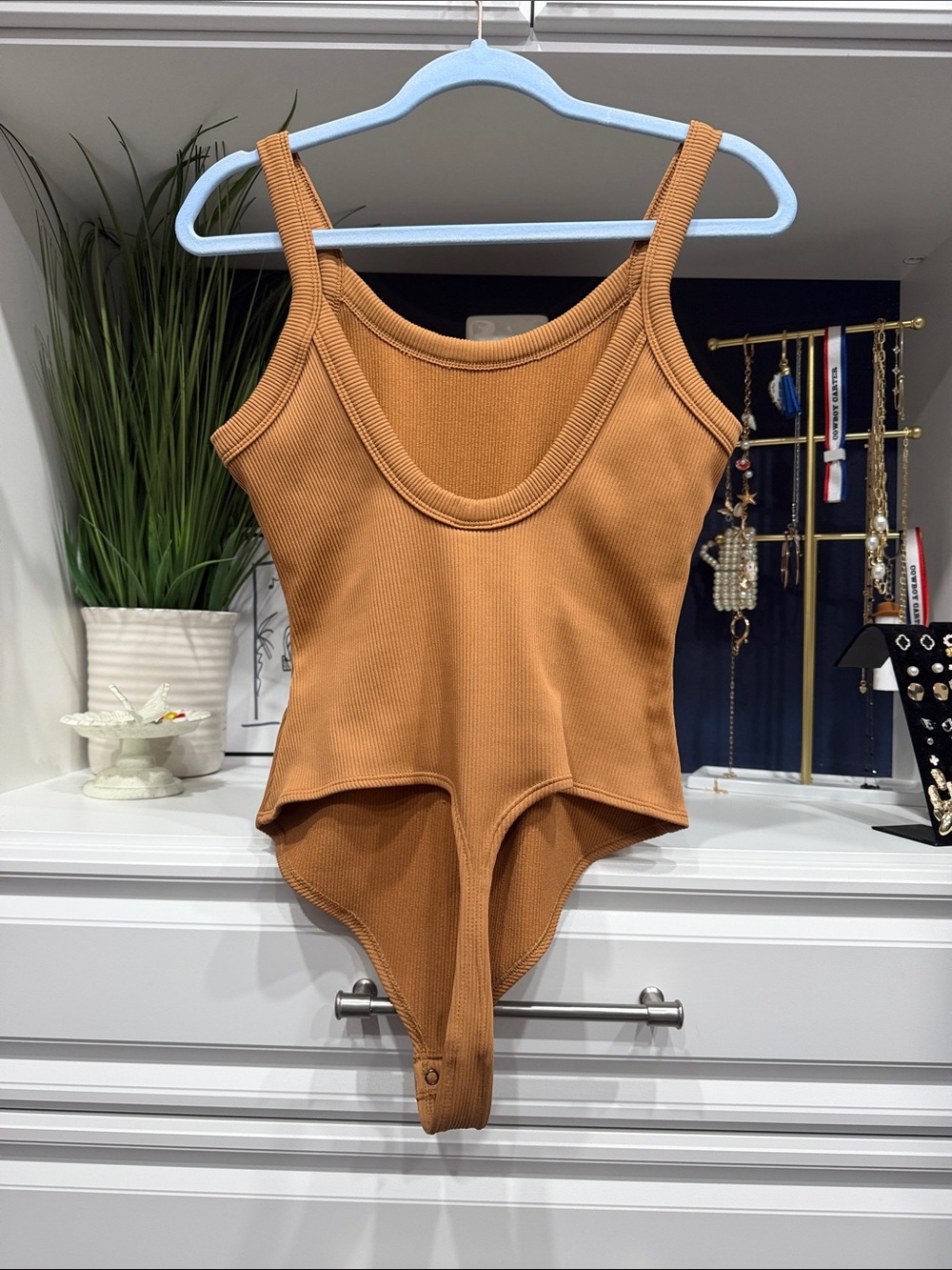 Wild Fable Juniors Ribbed Tank One-Piece Bodysuit - Tan SZ L - Picture 4 of 6
